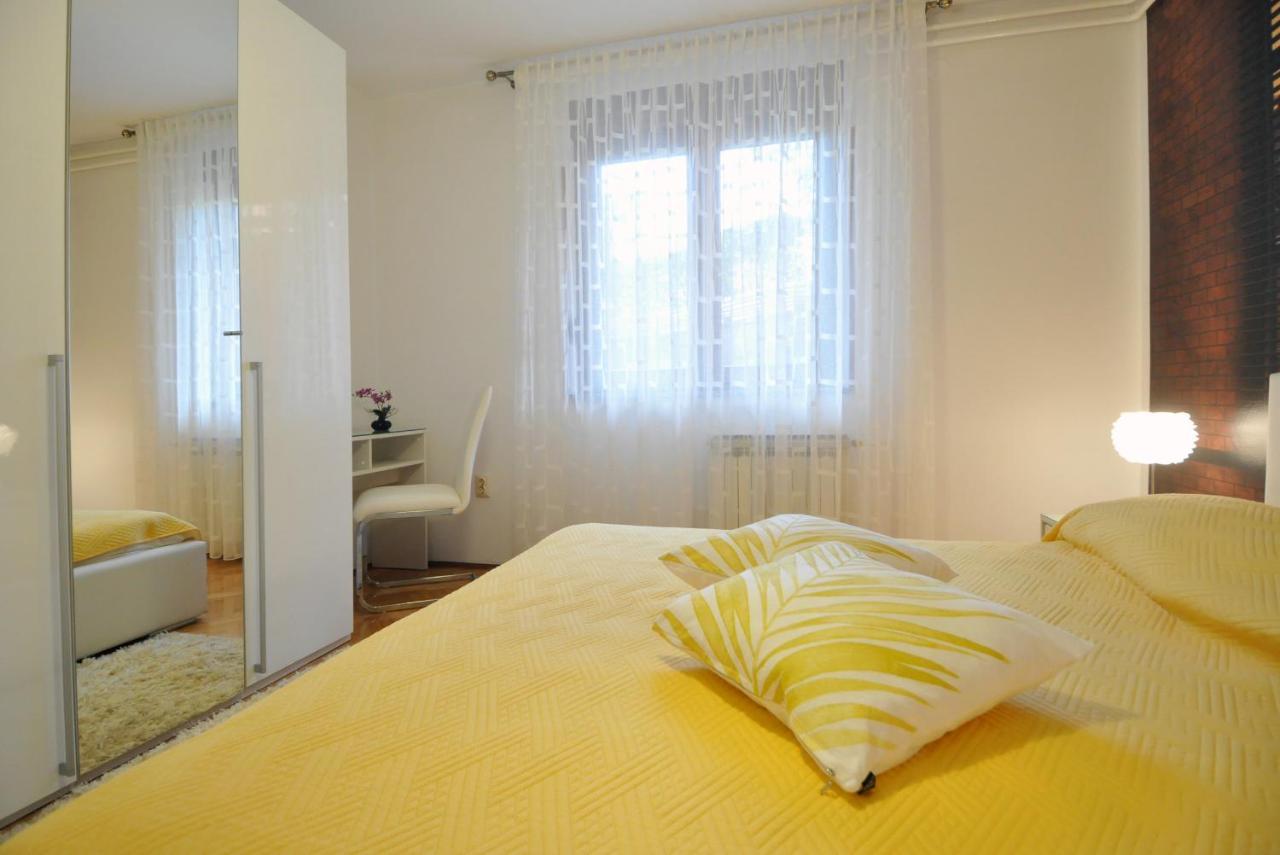 Lory Apartment *