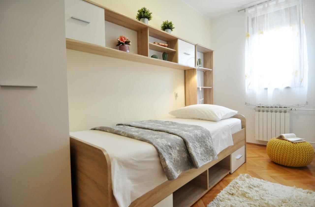 Lory Apartment *