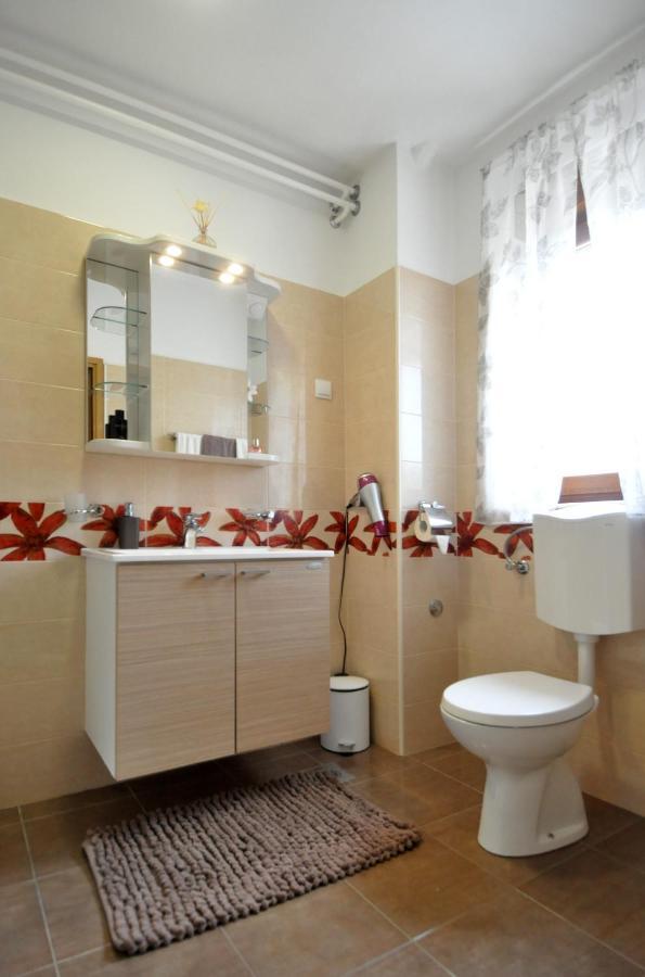 Lory Apartment *